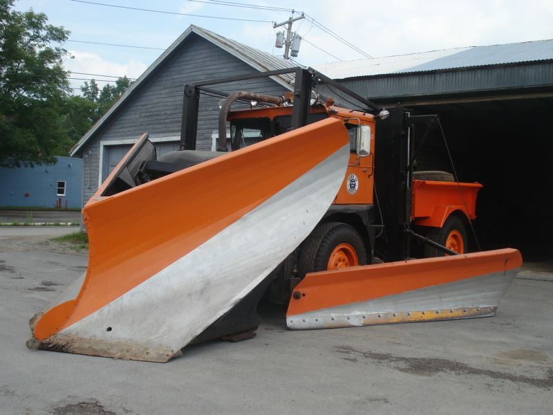 http://www.badgoat.net/Old Snow Plow Equipment/Trucks/Walter 100 Traction/Walter Snowfighters of Upstate New York/GW800H600-6.jpg
